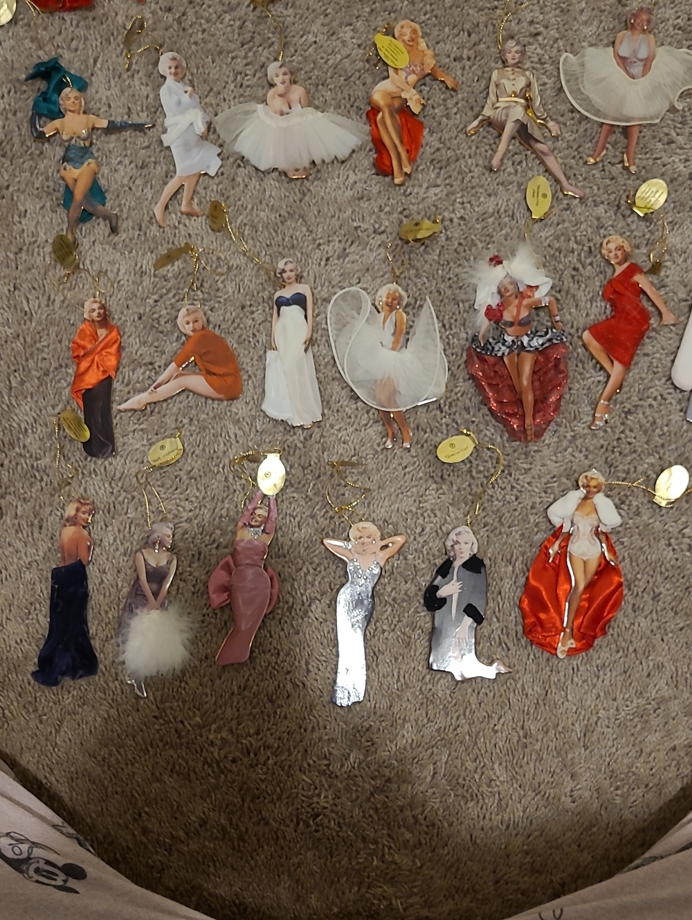 Vintage Marilyn Monroe Ornament Set.. Priced As A Set.. Will Sell In Bundles - Picture 3 of 6